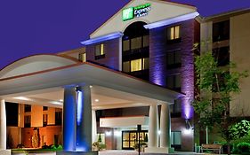 Holiday Inn Express & Suites Chesapeake By Ihg